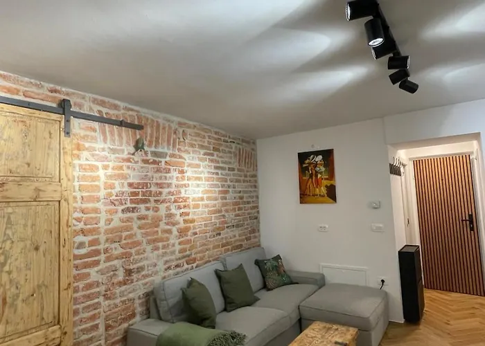 Gg Art Apartments III