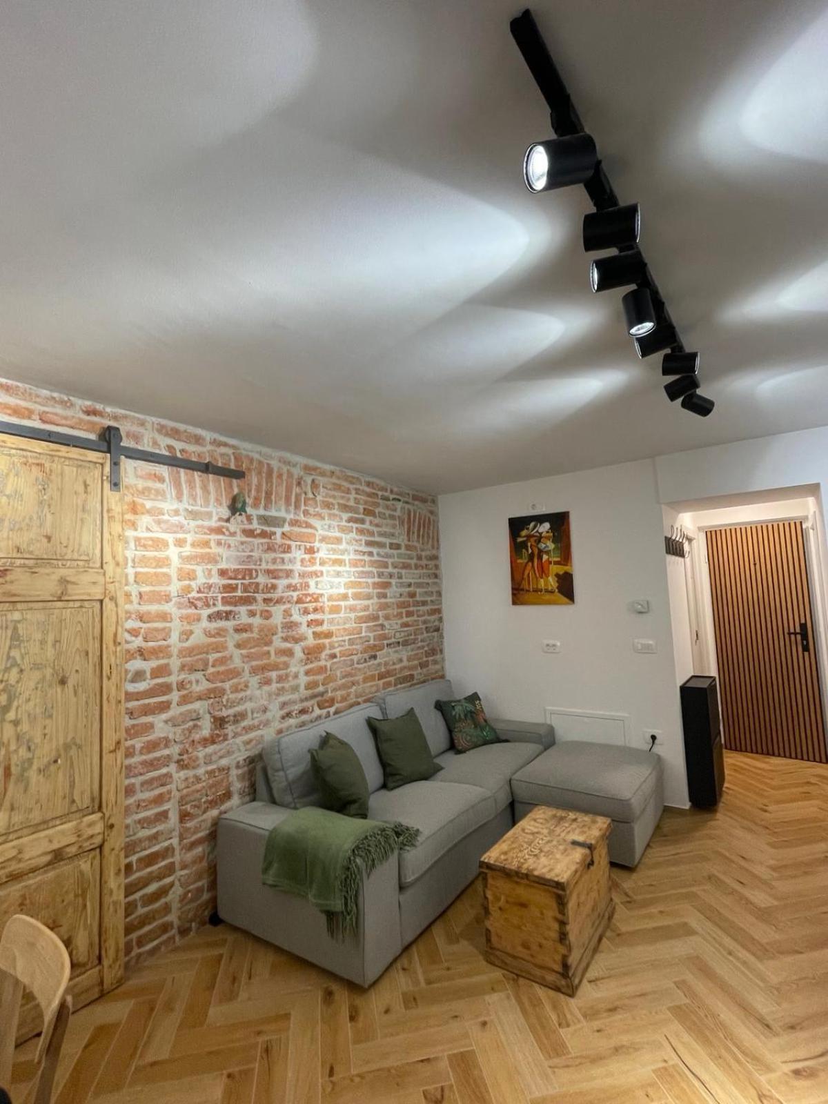 Gg Art Iii Apartment *