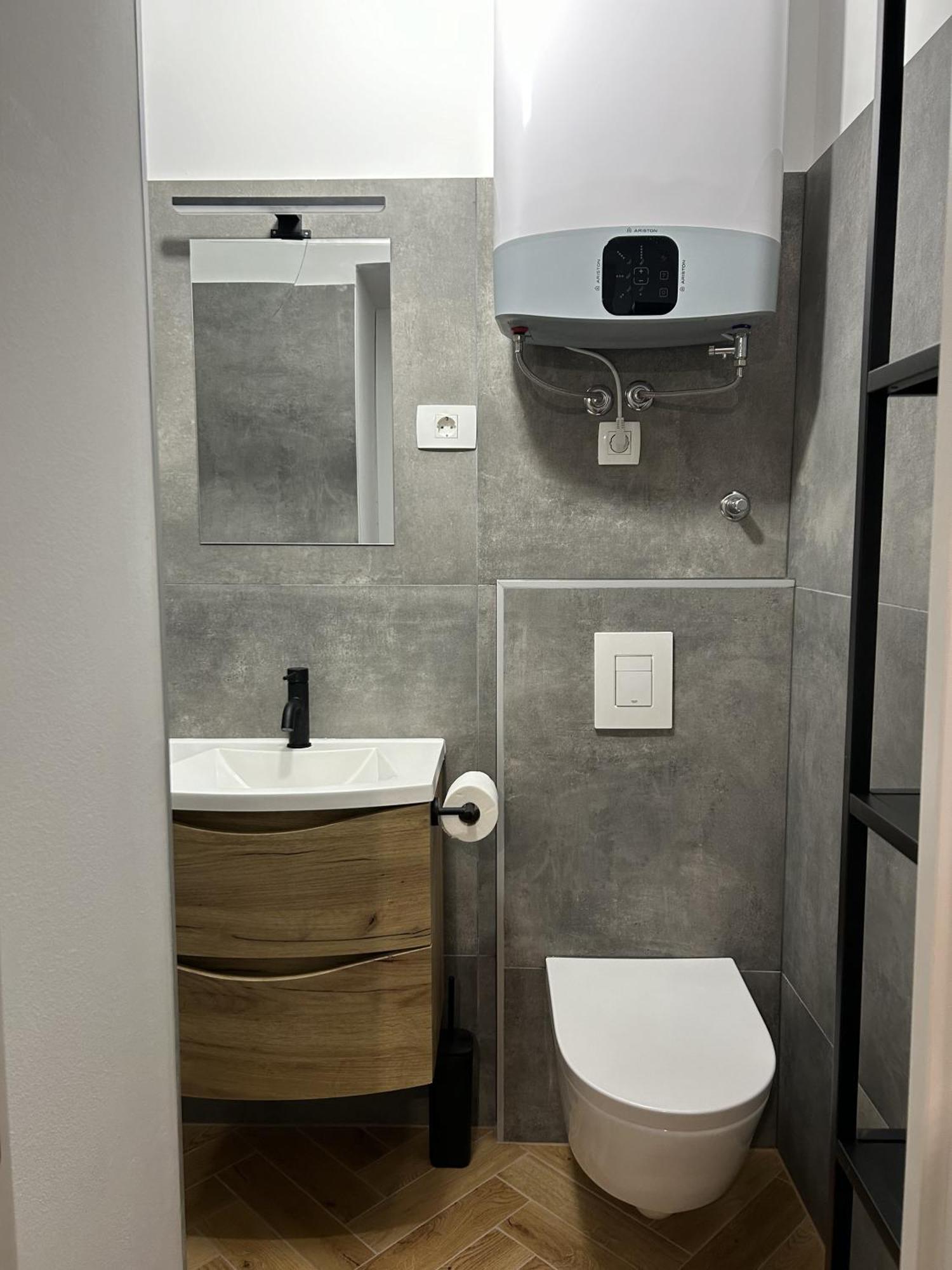 Apartment Gg Art Iii *